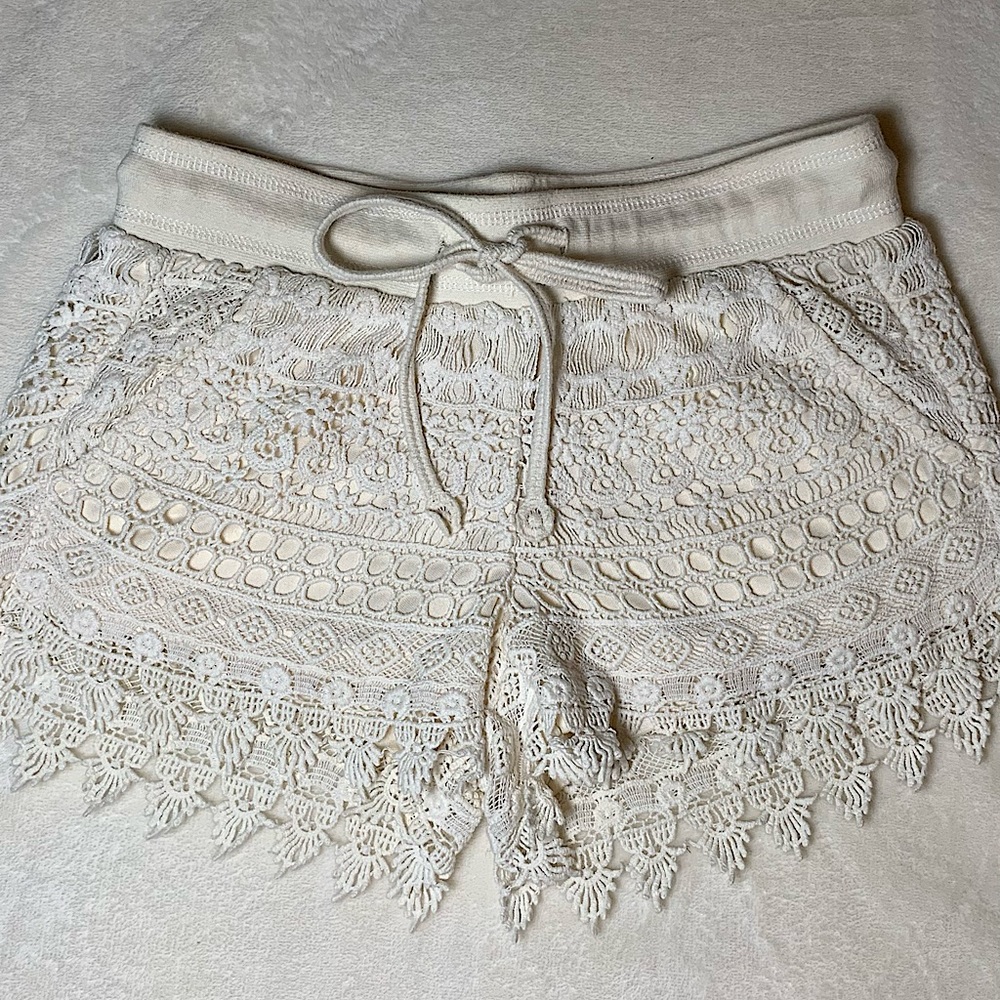 Crochet Knit White Shorts with Pockets XS